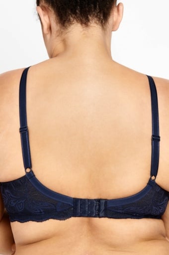 Lift & Shape T-Shirt Bra - Image 9